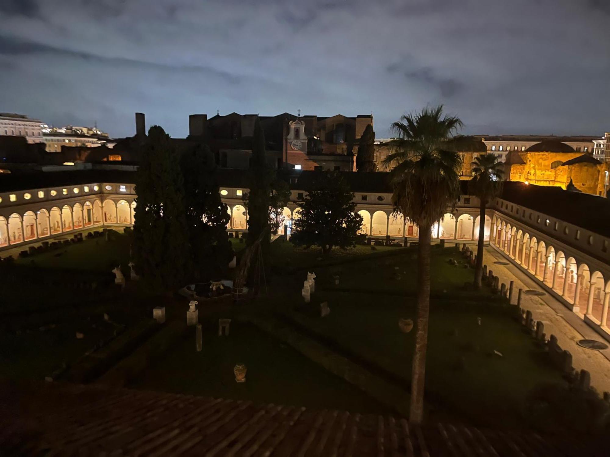 Camera X2 Con Magnifica Vista Sul Chiostro Di Michelangelo E Le Terme Di Diocleziano Roma Eksteriør bilde